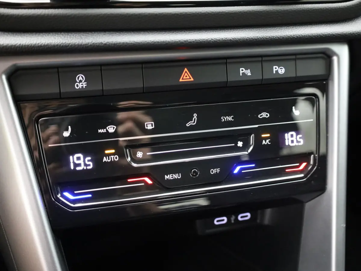 1.0 TSI Life Business | Stoelverwarming | Allseason banden | Prijs Rijklaar!!