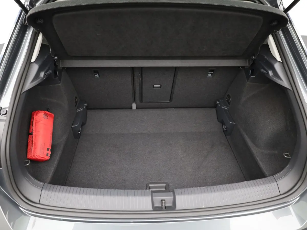 1.0 TSI Life Business | Stoelverwarming | Allseason banden | Prijs Rijklaar!!
