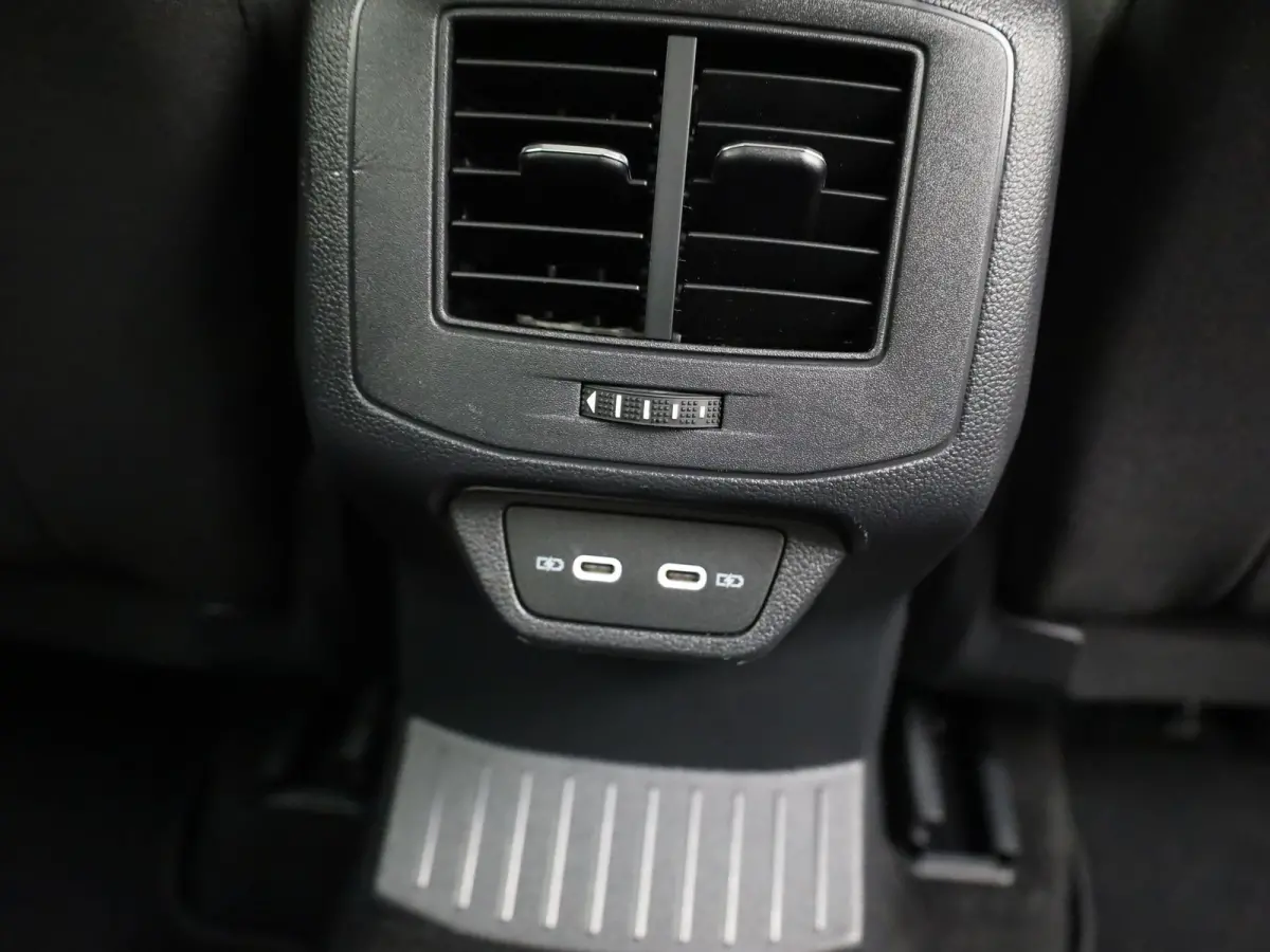 1.0 TSI Life Business | Stoelverwarming | Allseason banden | Prijs Rijklaar!!