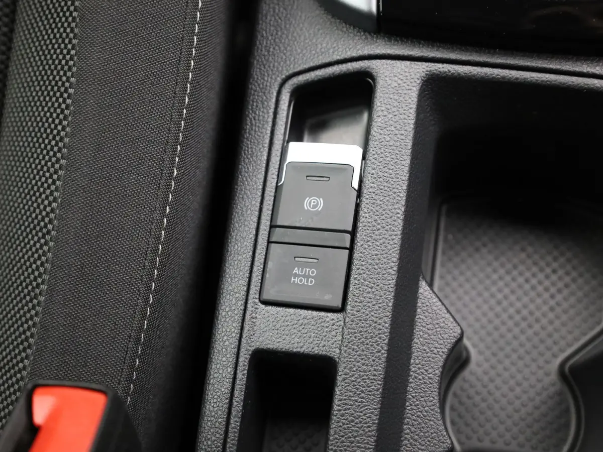 1.0 TSI Life Business | Stoelverwarming | Allseason banden | Prijs Rijklaar!!