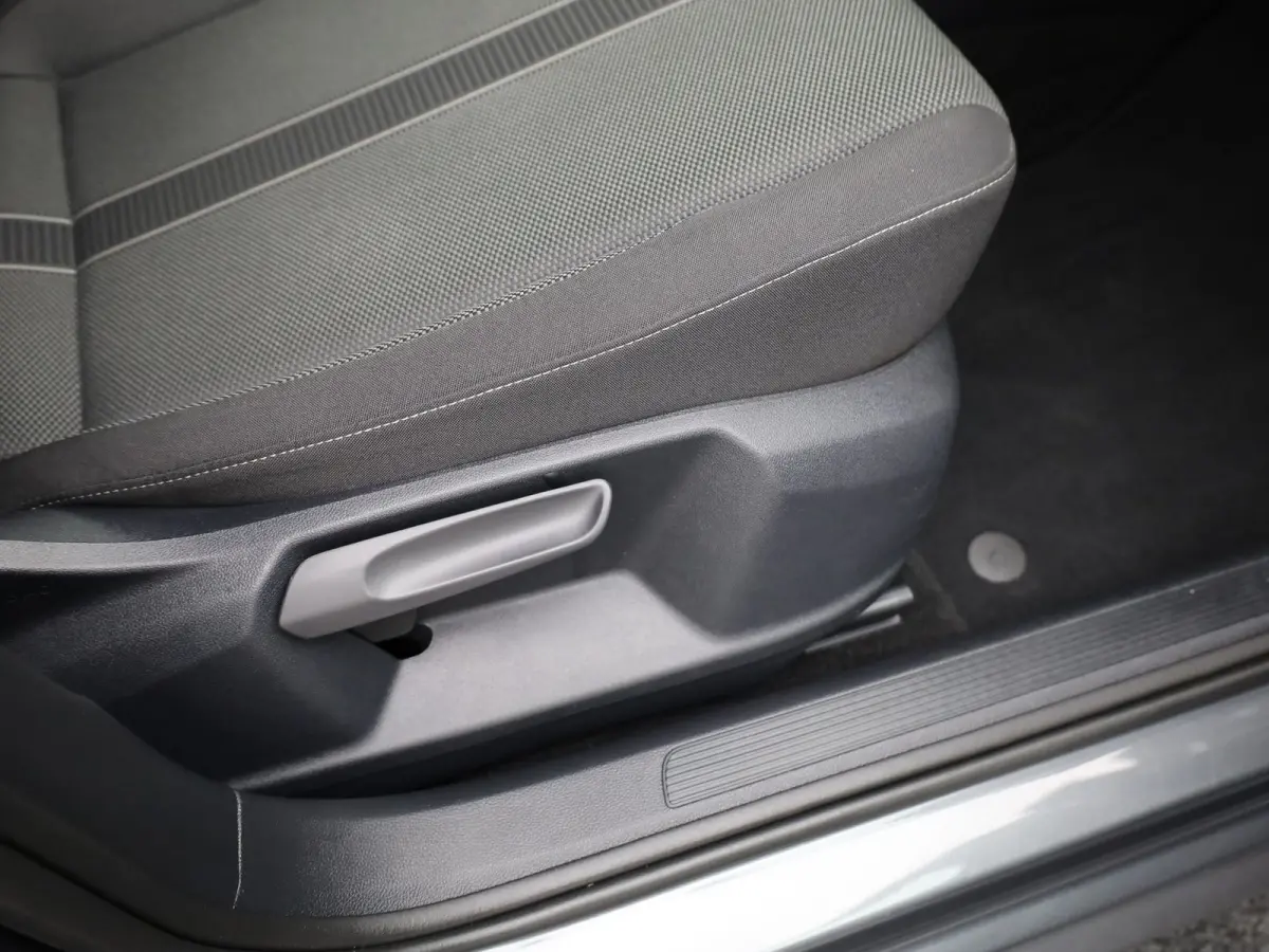 1.0 TSI Life Business | Stoelverwarming | Allseason banden | Prijs Rijklaar!!