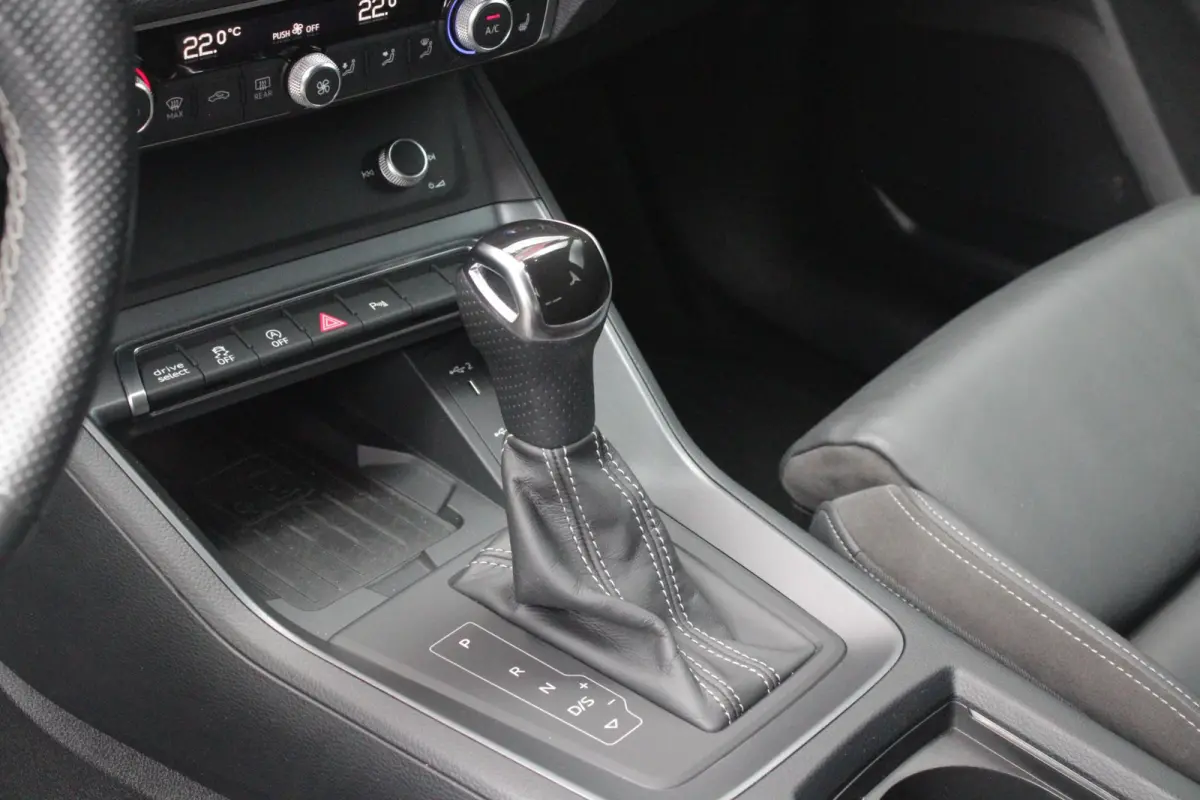 35 TFSI 150PK AUTOMAAT S EDITION | DRAADLOZE APPLE CARPLAY/ANDROID AUTO | ACHTERUITRIJ CAMERA | DODEHOEK DETECTIE | PARKEERSENSOREN VOOR + ACHTER | VIRTUAL COCKPIT | STOEL VERWARMING | ELEKT