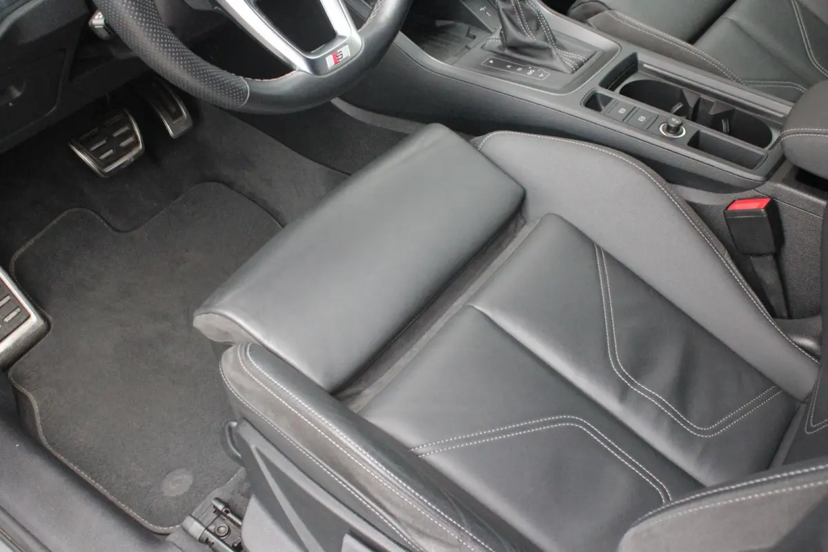 35 TFSI 150PK AUTOMAAT S EDITION | DRAADLOZE APPLE CARPLAY/ANDROID AUTO | ACHTERUITRIJ CAMERA | DODEHOEK DETECTIE | PARKEERSENSOREN VOOR + ACHTER | VIRTUAL COCKPIT | STOEL VERWARMING | ELEKT
