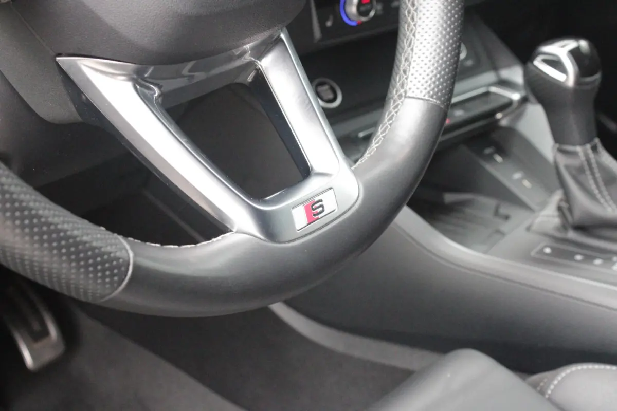 35 TFSI 150PK AUTOMAAT S EDITION | DRAADLOZE APPLE CARPLAY/ANDROID AUTO | ACHTERUITRIJ CAMERA | DODEHOEK DETECTIE | PARKEERSENSOREN VOOR + ACHTER | VIRTUAL COCKPIT | STOEL VERWARMING | ELEKT