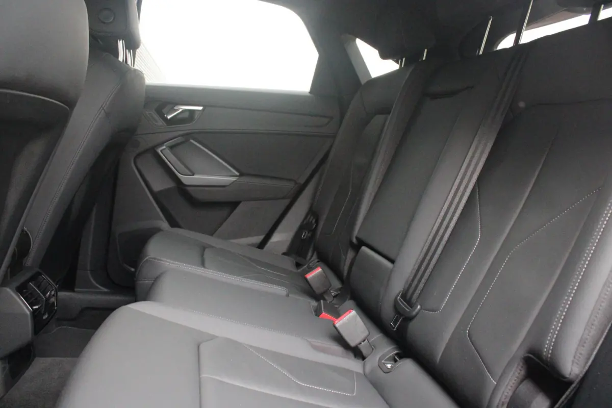 35 TFSI 150PK AUTOMAAT S EDITION | DRAADLOZE APPLE CARPLAY/ANDROID AUTO | ACHTERUITRIJ CAMERA | DODEHOEK DETECTIE | PARKEERSENSOREN VOOR + ACHTER | VIRTUAL COCKPIT | STOEL VERWARMING | ELEKT