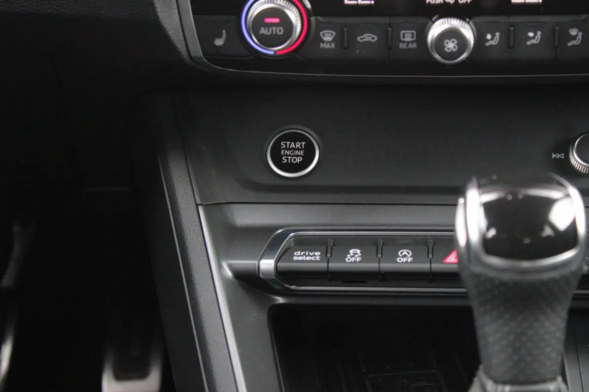 35 TFSI 150PK AUTOMAAT S EDITION | DRAADLOZE APPLE CARPLAY/ANDROID AUTO | ACHTERUITRIJ CAMERA | DODEHOEK DETECTIE | PARKEERSENSOREN VOOR + ACHTER | VIRTUAL COCKPIT | STOEL VERWARMING | ELEKT