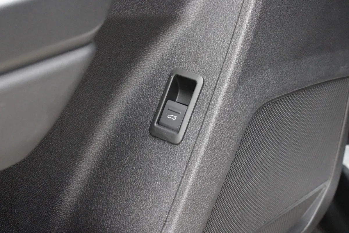 35 TFSI 150PK AUTOMAAT S EDITION | DRAADLOZE APPLE CARPLAY/ANDROID AUTO | ACHTERUITRIJ CAMERA | DODEHOEK DETECTIE | PARKEERSENSOREN VOOR + ACHTER | VIRTUAL COCKPIT | STOEL VERWARMING | ELEKT