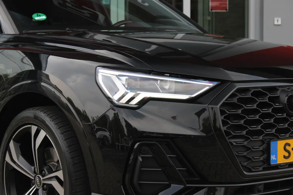 35 TFSI 150PK AUTOMAAT S EDITION | DRAADLOZE APPLE CARPLAY/ANDROID AUTO | ACHTERUITRIJ CAMERA | DODEHOEK DETECTIE | PARKEERSENSOREN VOOR + ACHTER | VIRTUAL COCKPIT | STOEL VERWARMING | ELEKT