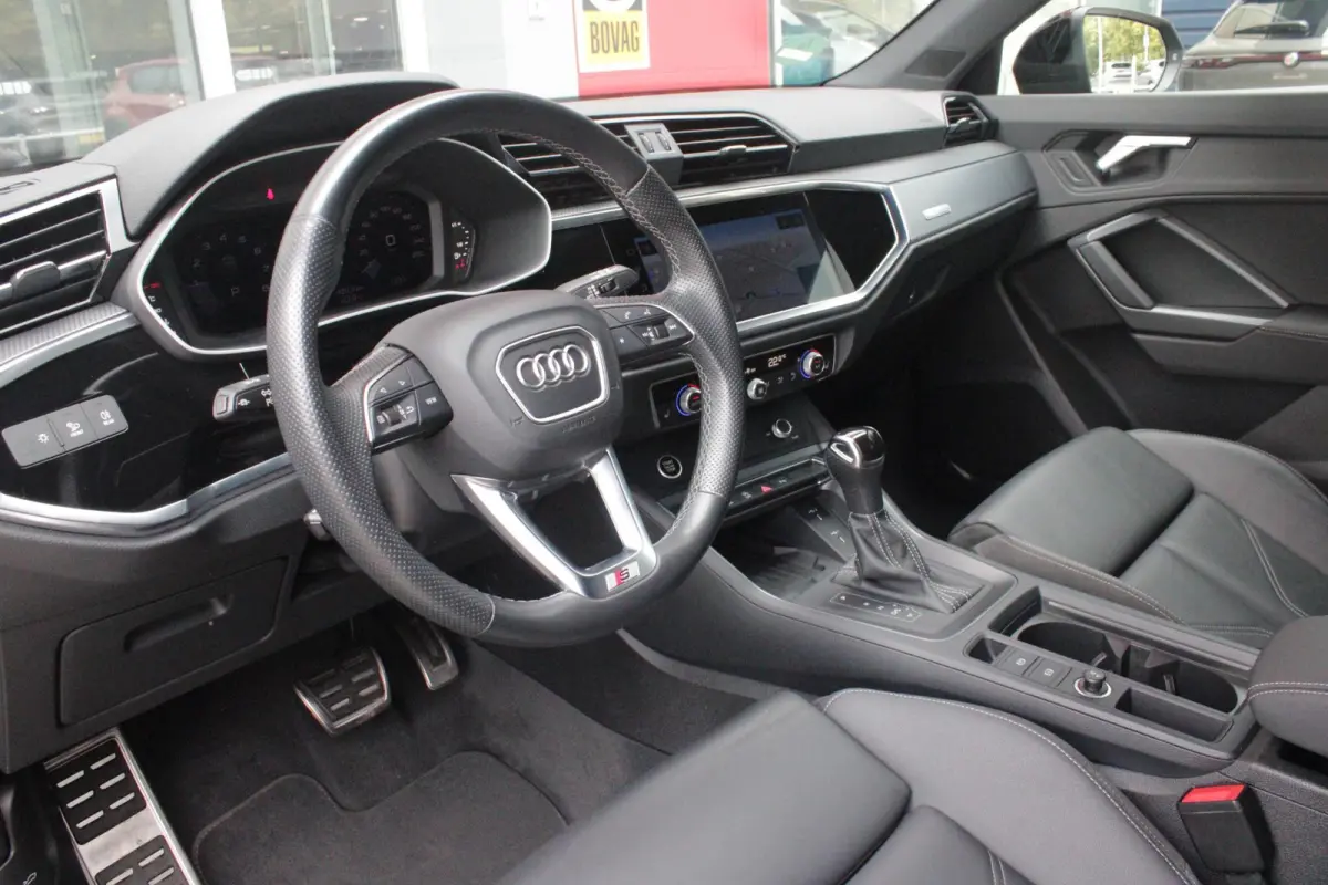 35 TFSI 150PK AUTOMAAT S EDITION | DRAADLOZE APPLE CARPLAY/ANDROID AUTO | ACHTERUITRIJ CAMERA | DODEHOEK DETECTIE | PARKEERSENSOREN VOOR + ACHTER | VIRTUAL COCKPIT | STOEL VERWARMING | ELEKT