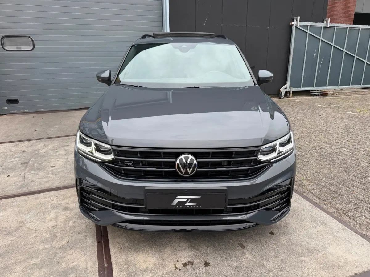 1.4 TSI eHybrid R-Line Black edition | IQ | 360 | keyless | Pano| Head up | Carplay | Half leder/alcantara
