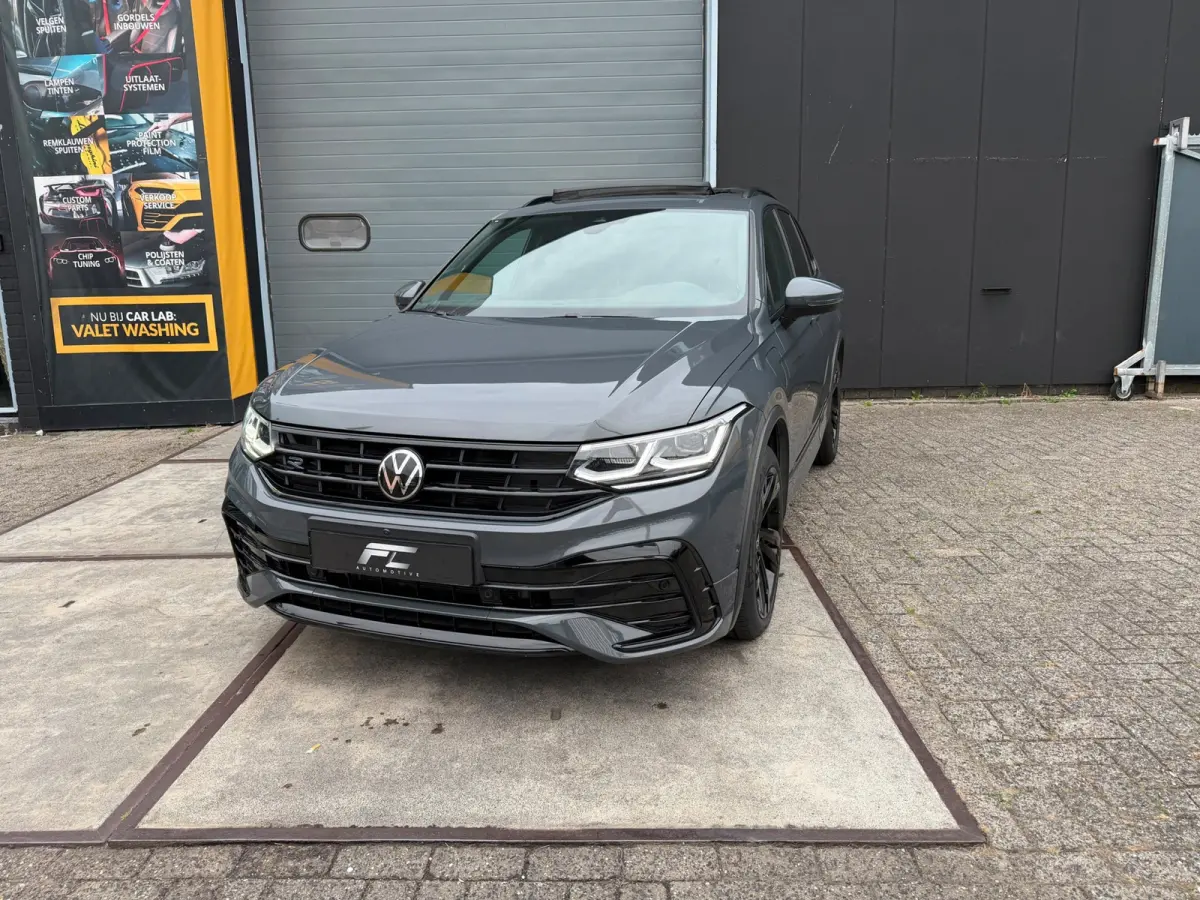 1.4 TSI eHybrid R-Line Black edition | IQ | 360 | keyless | Pano| Head up | Carplay | Half leder/alcantara