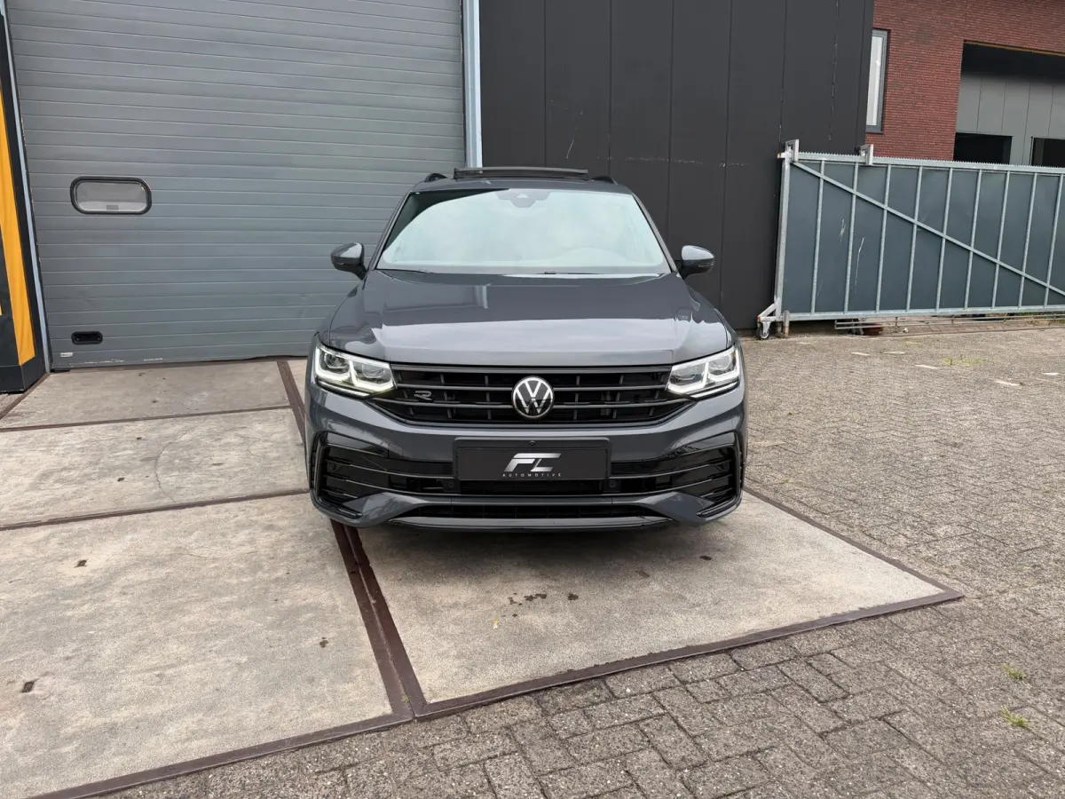 1.4 TSI eHybrid R-Line Black edition | IQ | 360 | keyless | Pano| Head up | Carplay | Half leder/alcantara