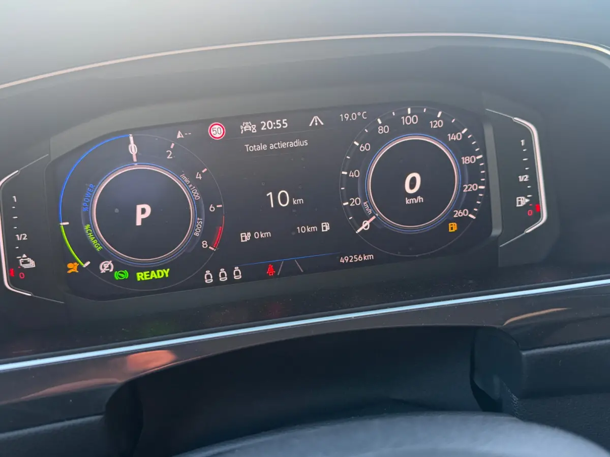 1.4 TSI eHybrid R-Line Black edition | IQ | 360 | keyless | Pano| Head up | Carplay | Half leder/alcantara