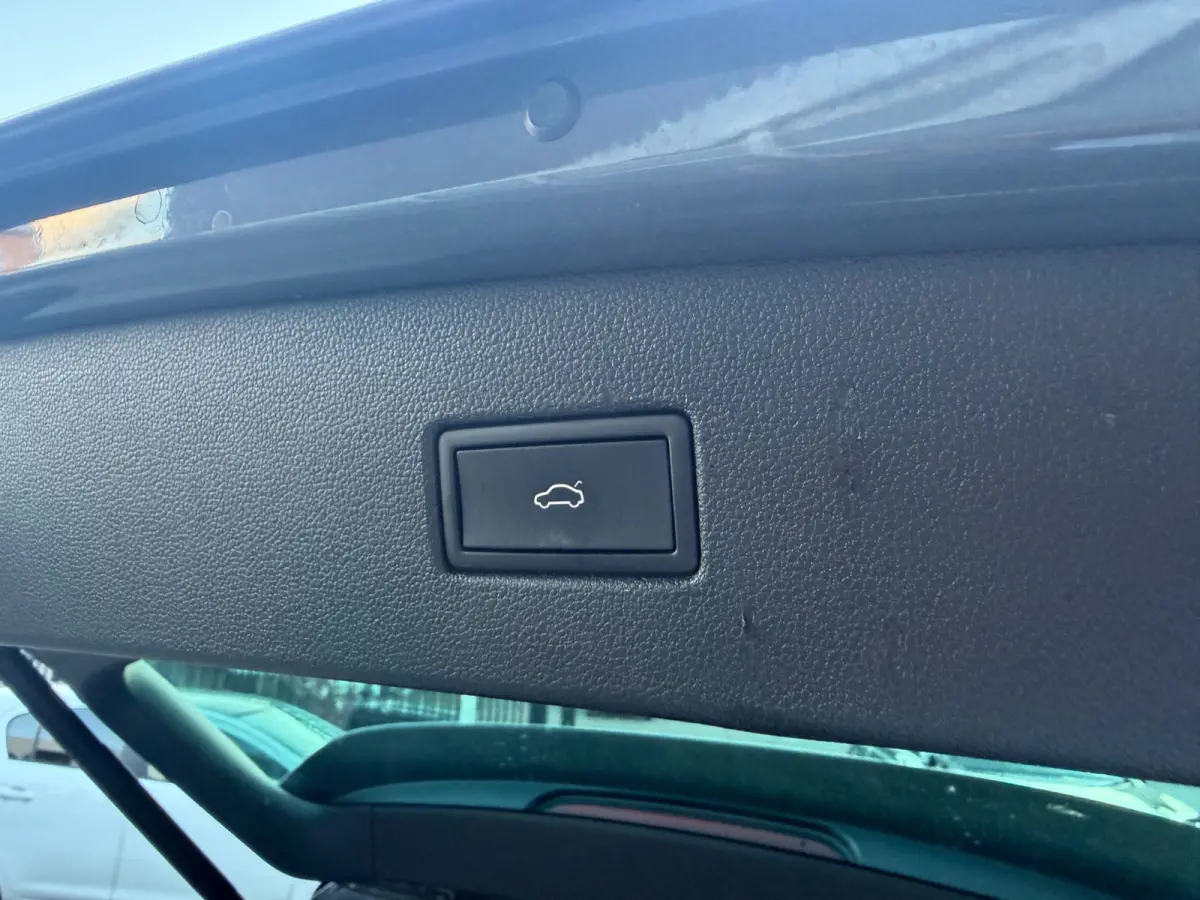 1.4 TSI eHybrid R-Line Black edition | IQ | 360 | keyless | Pano| Head up | Carplay | Half leder/alcantara