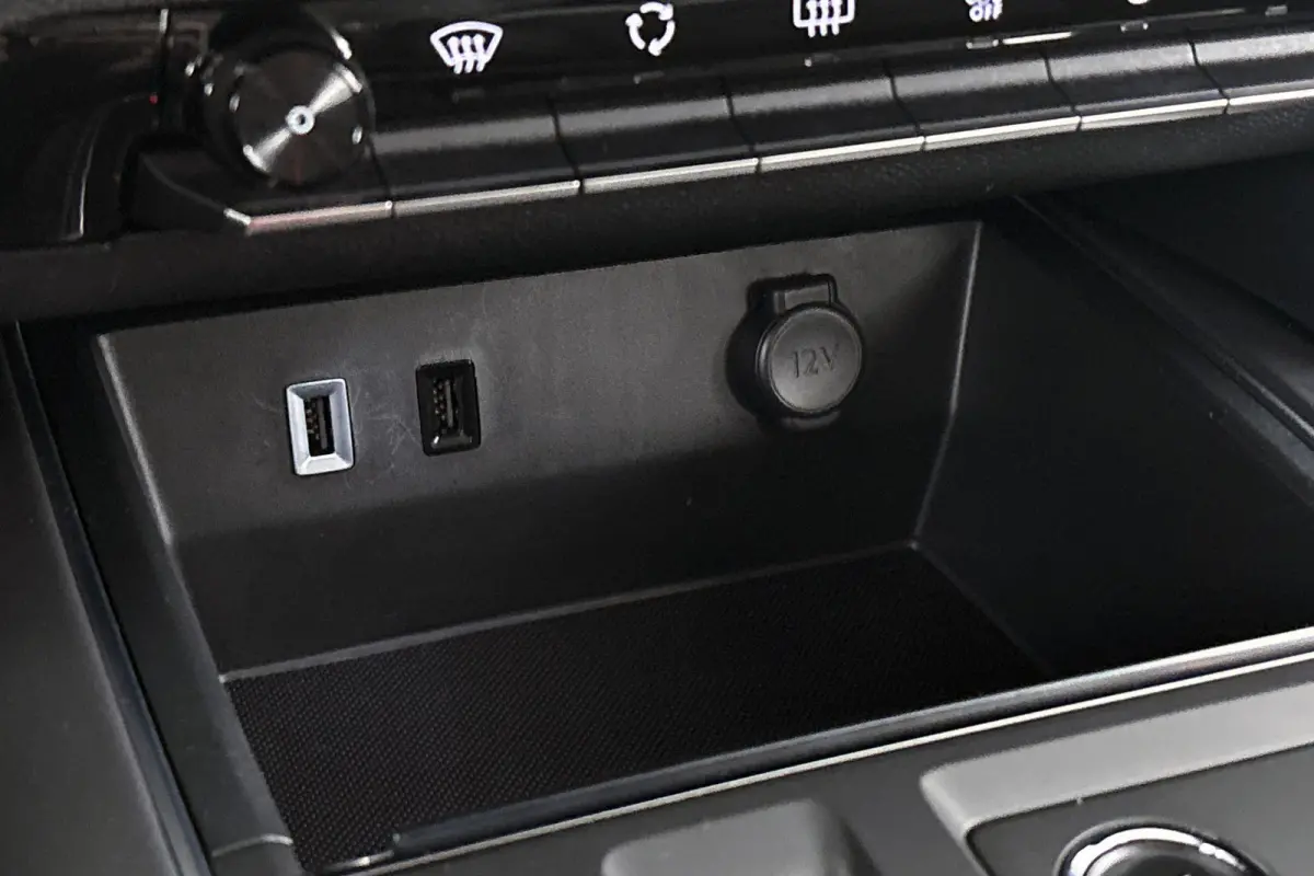 1.2 Hybrid 136 Plus Stoelverwarming Camera Keyless Elektrische Achterklep