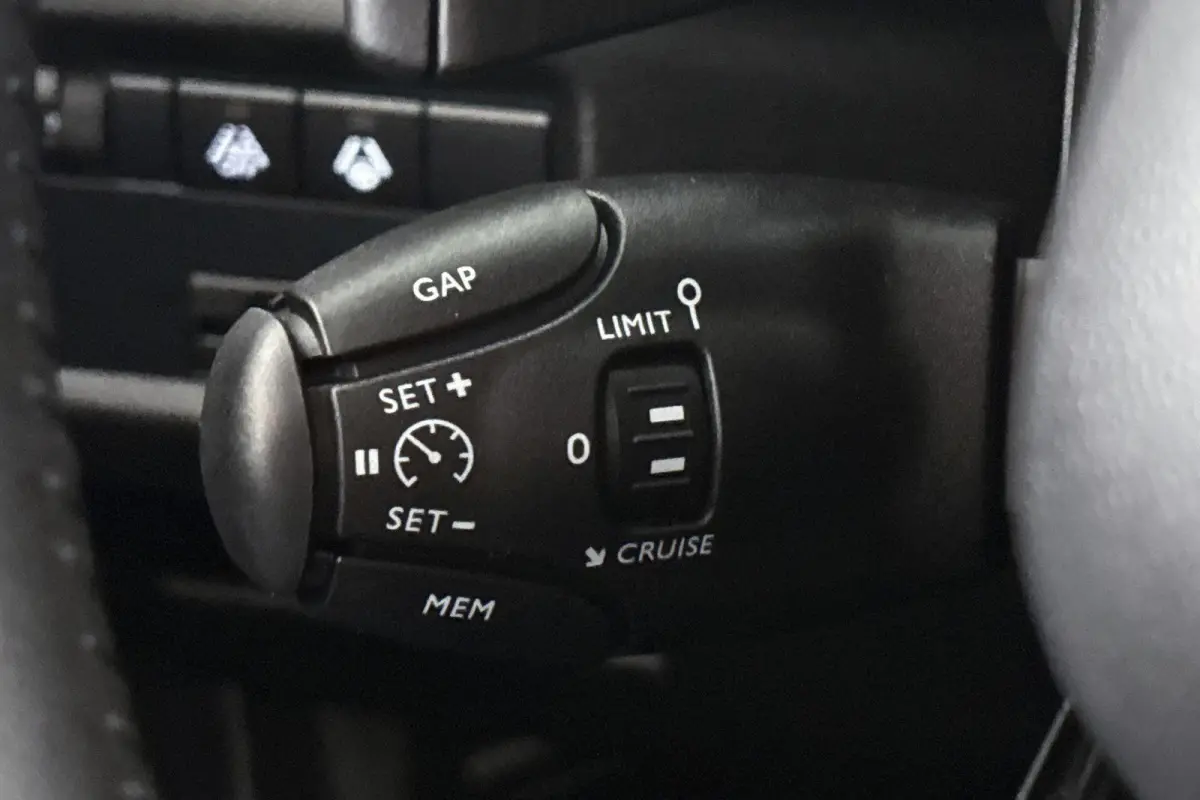 1.2 Hybrid 136 Plus Stoelverwarming Camera Keyless Elektrische Achterklep