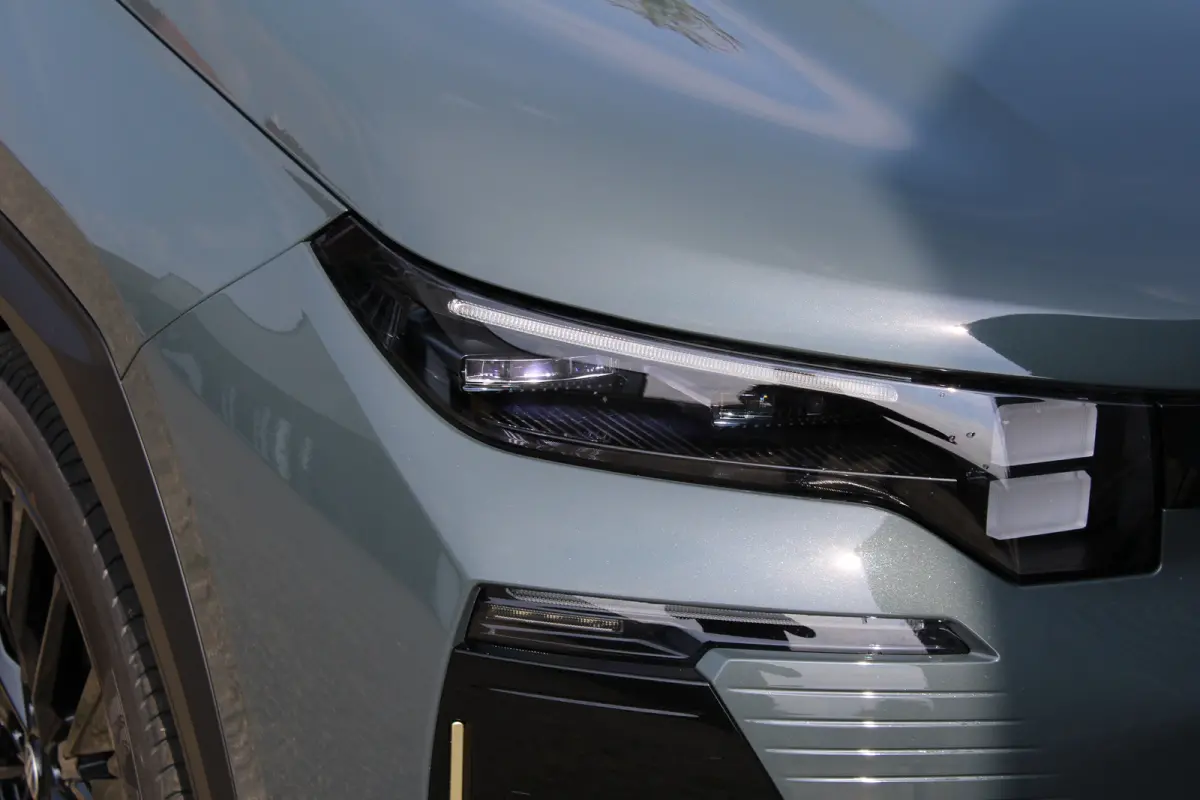 Max 73kWh 210PK Stoelverwarming en Ventilatie | Massage | 360 Graden Camera