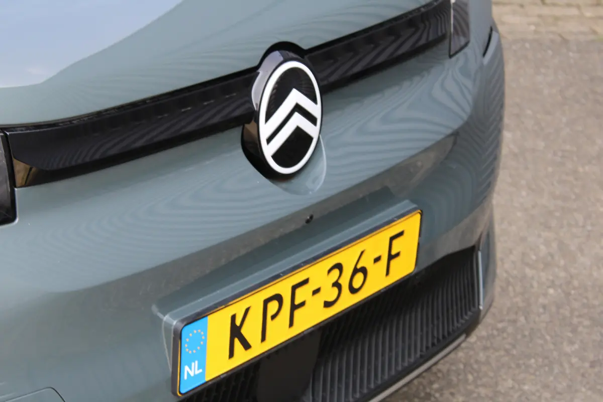 Max 73kWh 210PK Stoelverwarming en Ventilatie | Massage | 360 Graden Camera