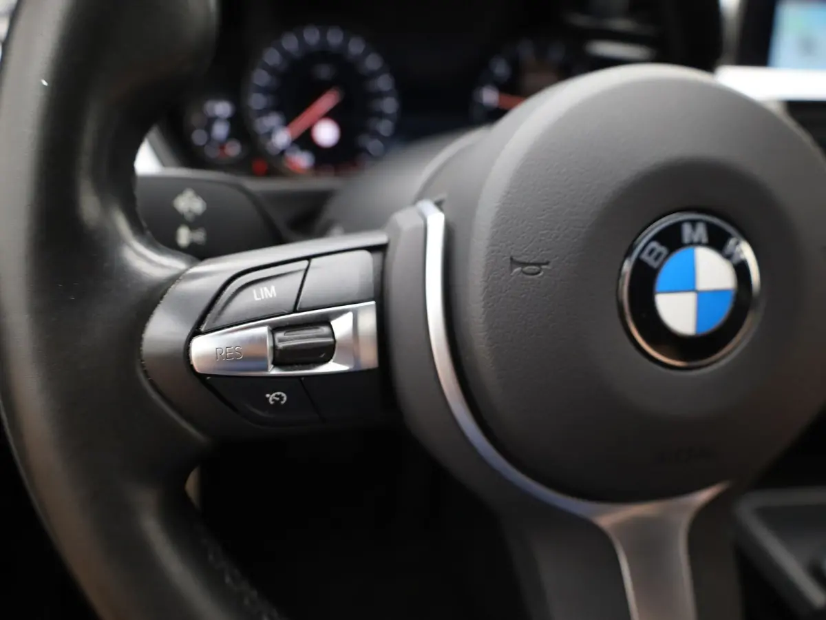 318i M Sport Edition | Head Up | Elk. A-klep | 19'' | Leder | Stoelverw. | Prijs Rijklaar!!