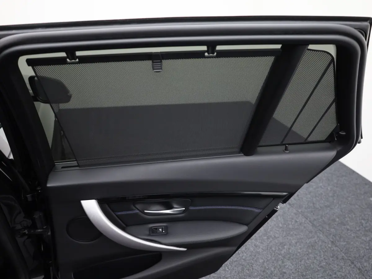 318i M Sport Edition | Head Up | Elk. A-klep | 19'' | Leder | Stoelverw. | Prijs Rijklaar!!