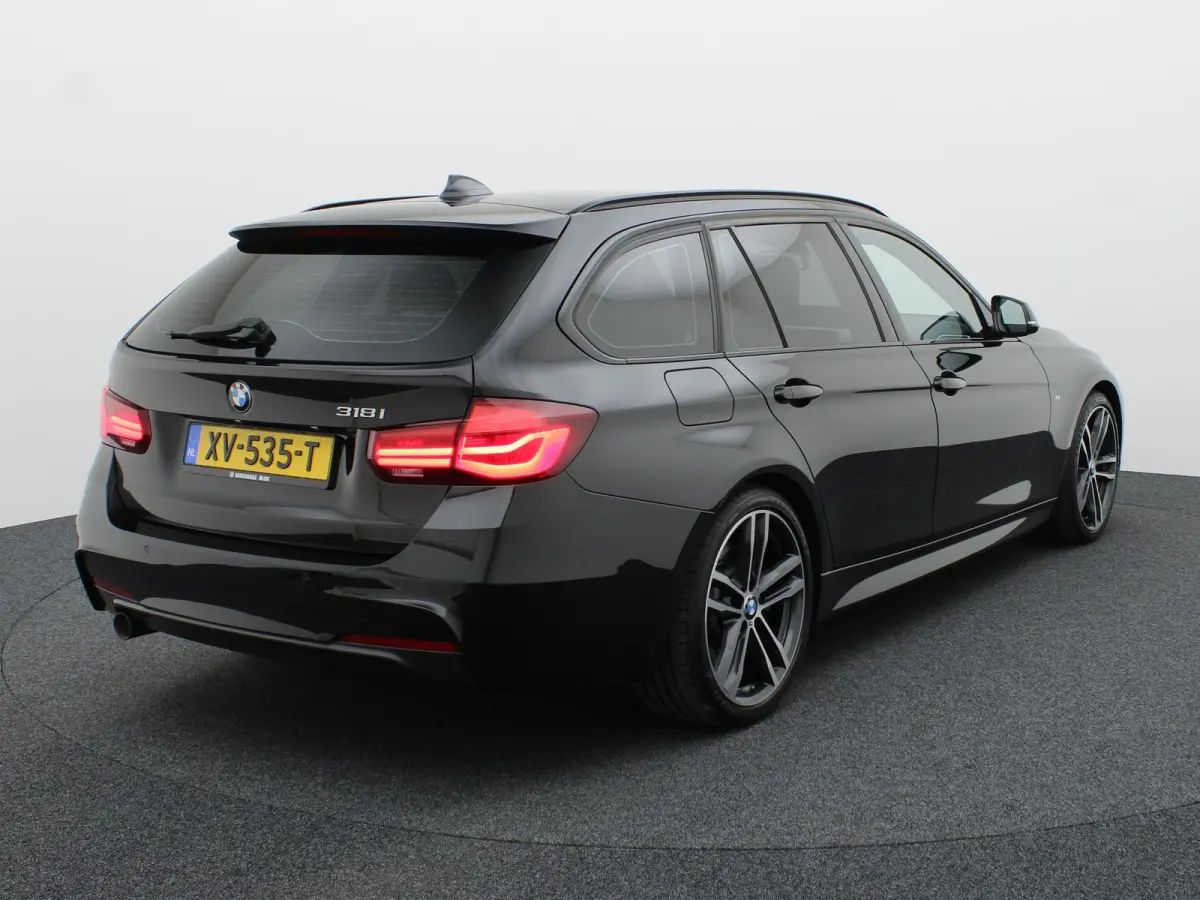 318i M Sport Edition | Head Up | Elk. A-klep | 19'' | Leder | Stoelverw. | Prijs Rijklaar!!