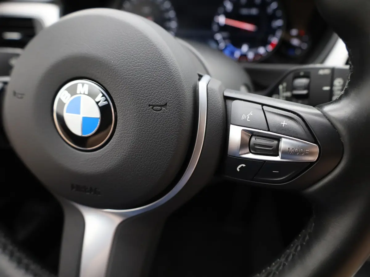 318i M Sport Edition | Head Up | Elk. A-klep | 19'' | Leder | Stoelverw. | Prijs Rijklaar!!