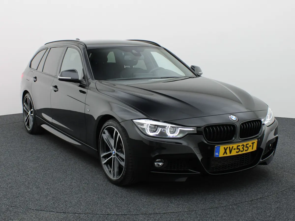 318i M Sport Edition | Head Up | Elk. A-klep | 19'' | Leder | Stoelverw. | Prijs Rijklaar!!