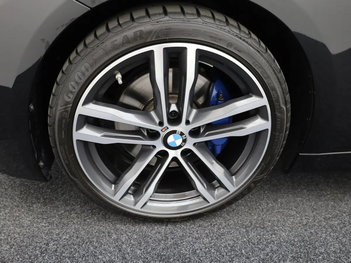318i M Sport Edition | Head Up | Elk. A-klep | 19'' | Leder | Stoelverw. | Prijs Rijklaar!!