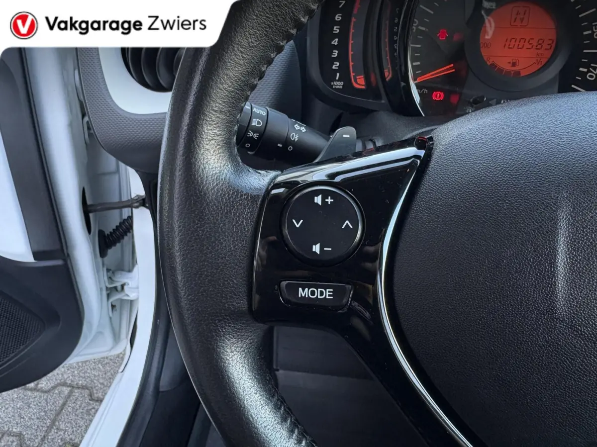 1.0 VTi Shine Automaat Airco Camera