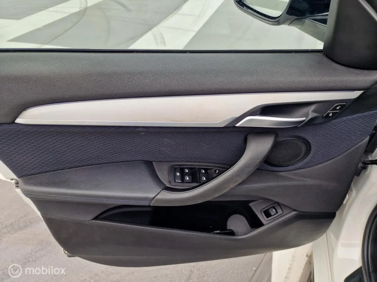 sDrive20i High Executive Edition Pano schuifdak Head-Up Alcantara Dealer onderhouden