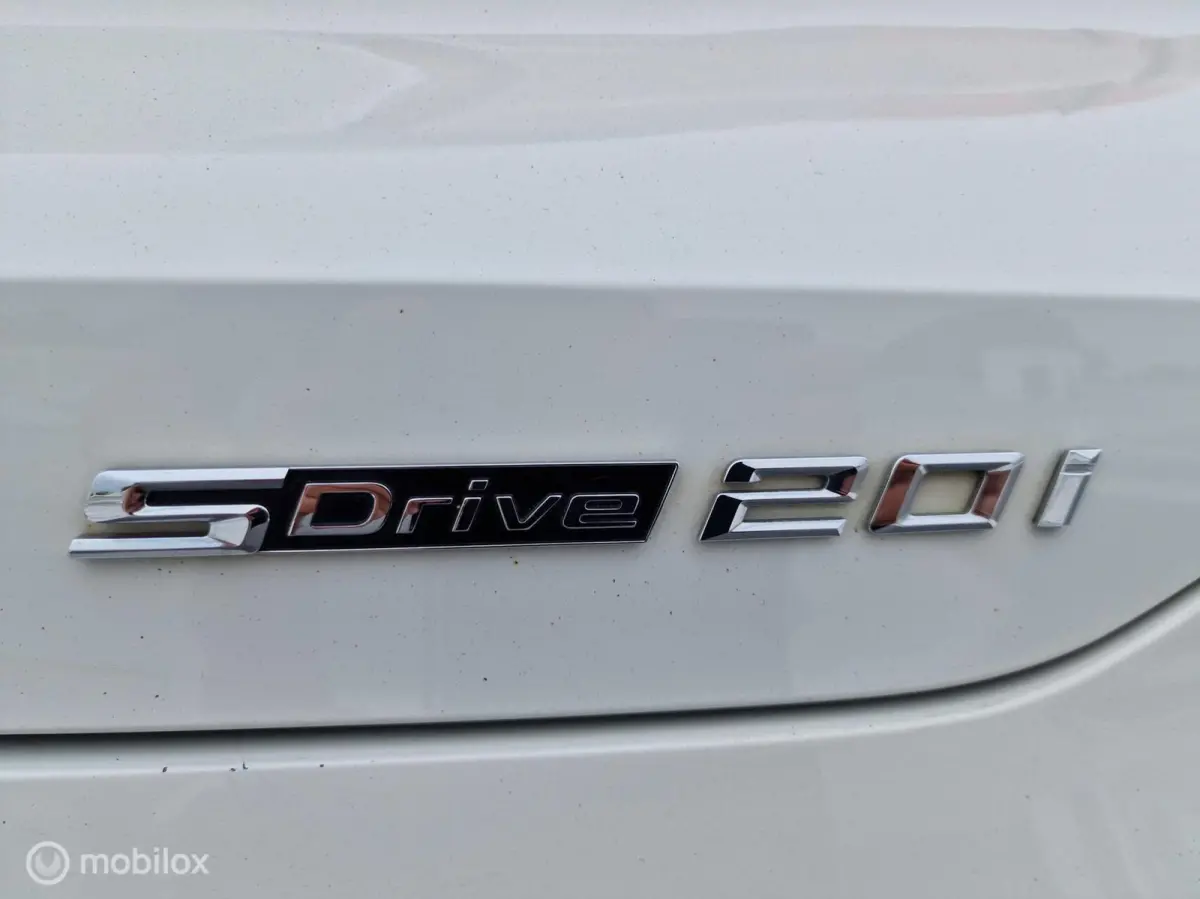sDrive20i High Executive Edition Pano schuifdak Head-Up Alcantara Dealer onderhouden