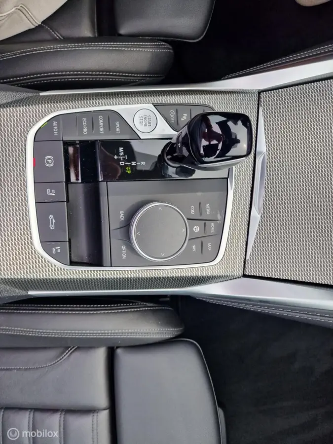 sDrive20i High Executive Edition Pano schuifdak Head-Up Alcantara Dealer onderhouden