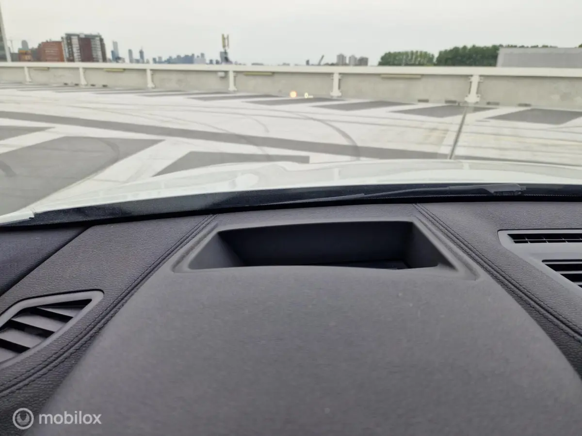 sDrive20i High Executive Edition Pano schuifdak Head-Up Alcantara Dealer onderhouden