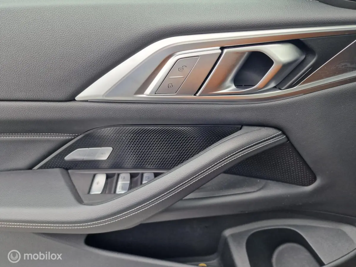 sDrive20i High Executive Edition Pano schuifdak Head-Up Alcantara Dealer onderhouden