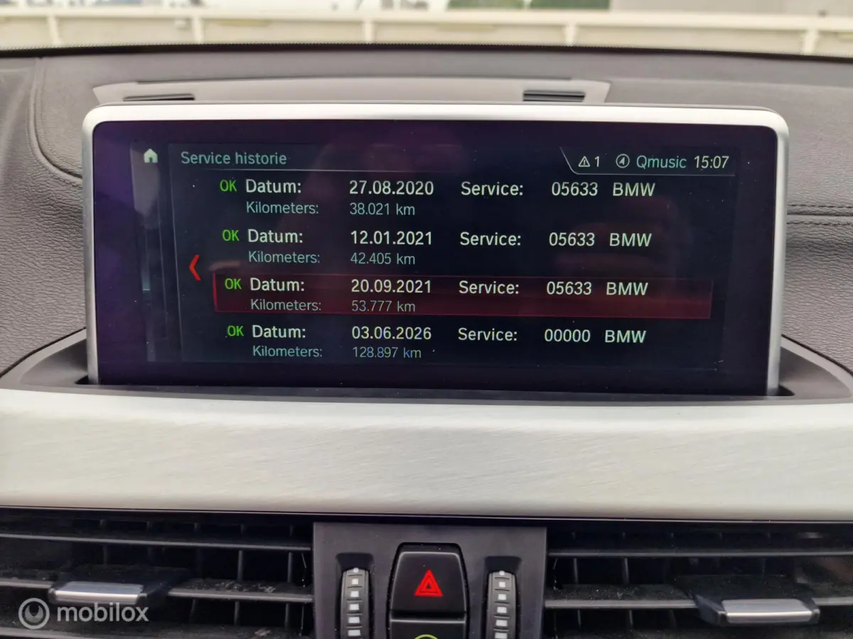 sDrive20i High Executive Edition Pano schuifdak Head-Up Alcantara Dealer onderhouden
