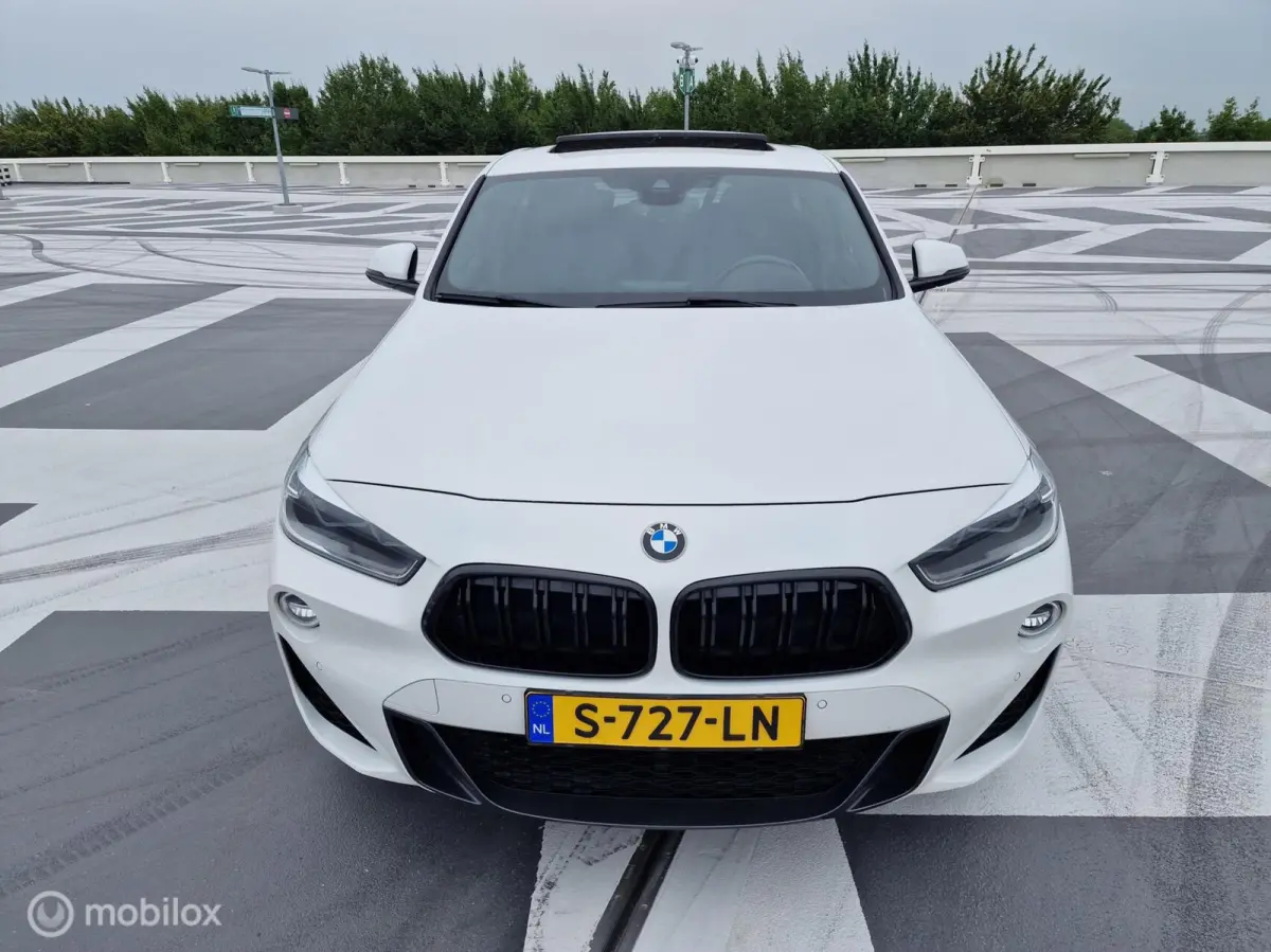sDrive20i High Executive Edition Pano schuifdak Head-Up Alcantara Dealer onderhouden