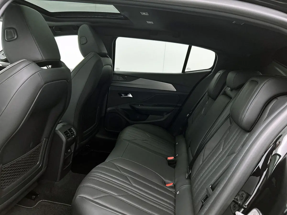 1.6 GT Exclusive Plug-In Hybrid 240 | Automaat | Panoramadak | Schuifdak | Lederen bekleding | Elektrisch bedienbare stoelen | 360 camera |
