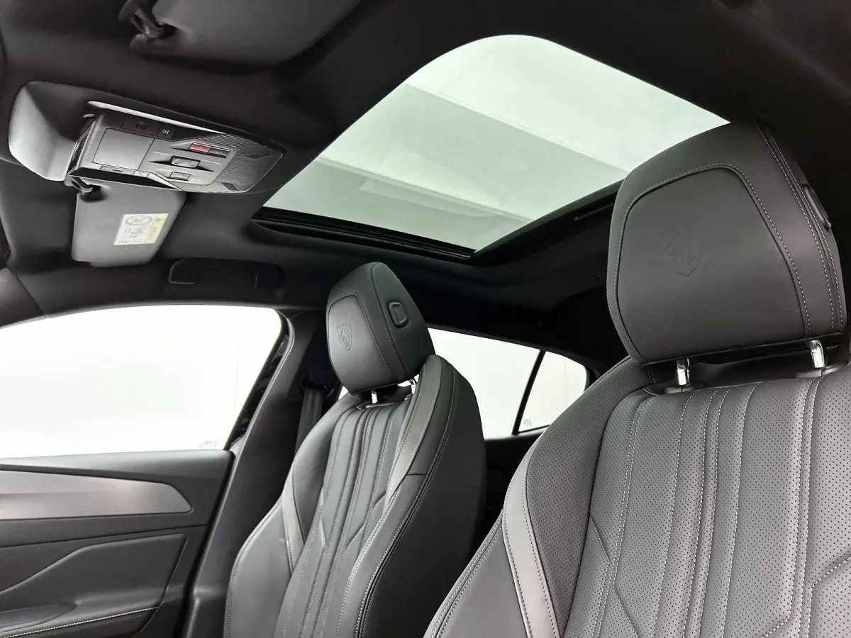 1.6 GT Exclusive Plug-In Hybrid 240 | Automaat | Panoramadak | Schuifdak | Lederen bekleding | Elektrisch bedienbare stoelen | 360 camera |