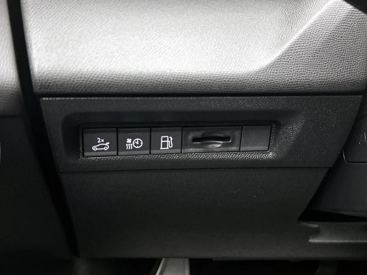 1.6 GT Exclusive Plug-In Hybrid 240 | Automaat | Panoramadak | Schuifdak | Lederen bekleding | Elektrisch bedienbare stoelen | 360 camera |