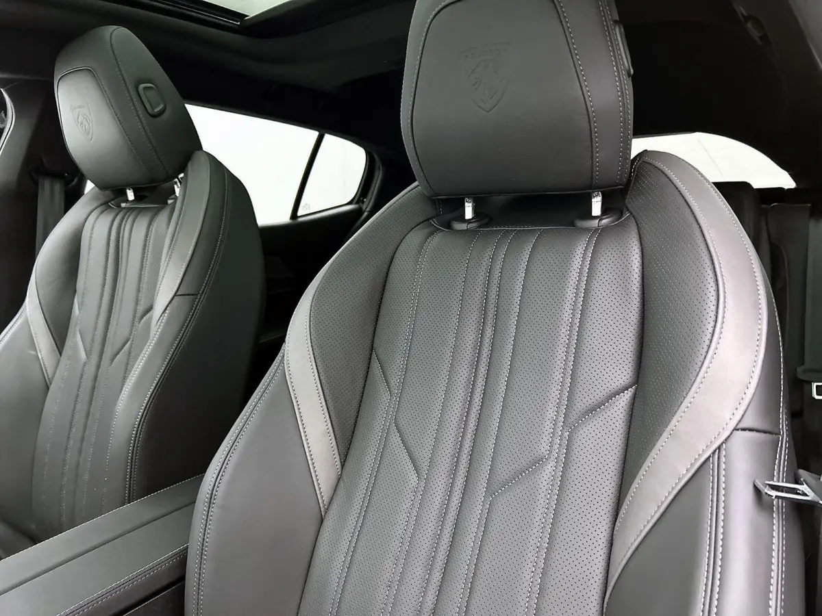 1.6 GT Exclusive Plug-In Hybrid 240 | Automaat | Panoramadak | Schuifdak | Lederen bekleding | Elektrisch bedienbare stoelen | 360 camera |