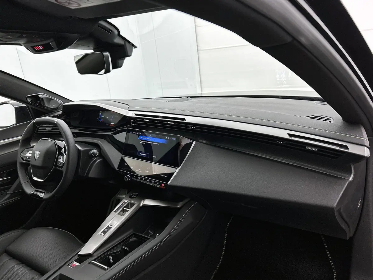 1.6 GT Exclusive Plug-In Hybrid 240 | Automaat | Panoramadak | Schuifdak | Lederen bekleding | Elektrisch bedienbare stoelen | 360 camera |