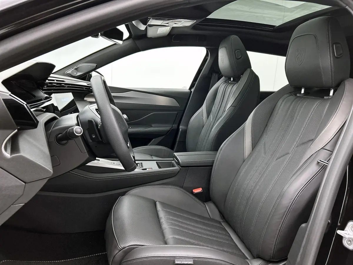 1.6 GT Exclusive Plug-In Hybrid 240 | Automaat | Panoramadak | Schuifdak | Lederen bekleding | Elektrisch bedienbare stoelen | 360 camera |