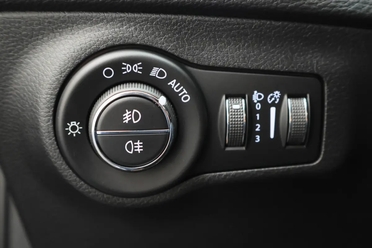 1.4 MultiAir Longitude Leder/Stof, Apple Carplay, Camera, Cruise, Climate, DAB, PDC, 17''