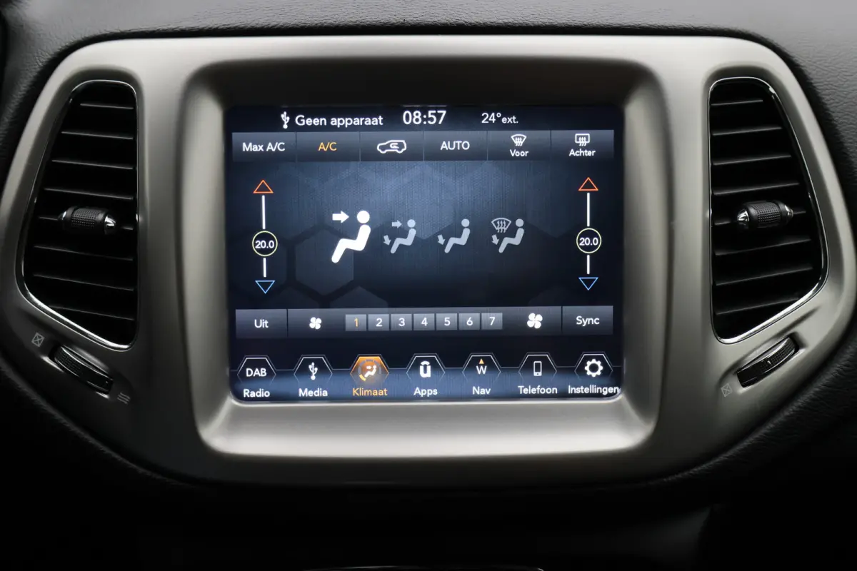 1.4 MultiAir Longitude Leder/Stof, Apple Carplay, Camera, Cruise, Climate, DAB, PDC, 17''