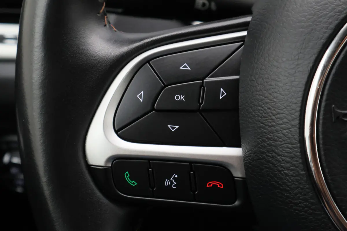 1.4 MultiAir Longitude Leder/Stof, Apple Carplay, Camera, Cruise, Climate, DAB, PDC, 17''