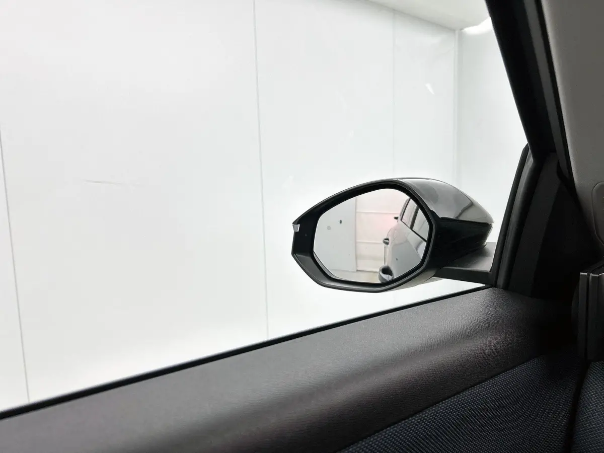 1.2 Hybrid 145 Business | Automaat | 360 camera | Navigatie | Apple carplay | Android auto | Lichtmetalen velgen | Climate control | Adaptive cruise control |