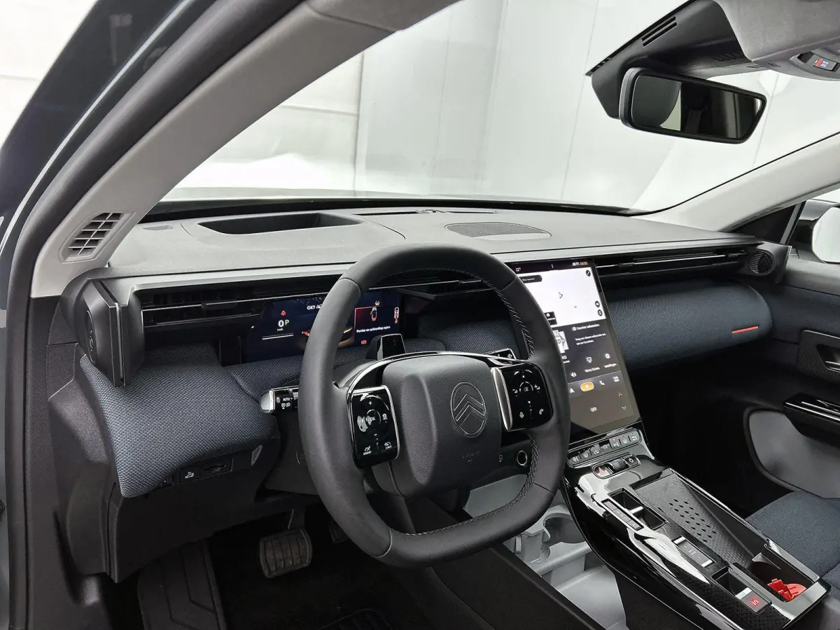 1.2 Hybrid 145 Business | Automaat | 360 camera | Navigatie | Apple carplay | Android auto | Lichtmetalen velgen | Climate control | Adaptive cruise control |