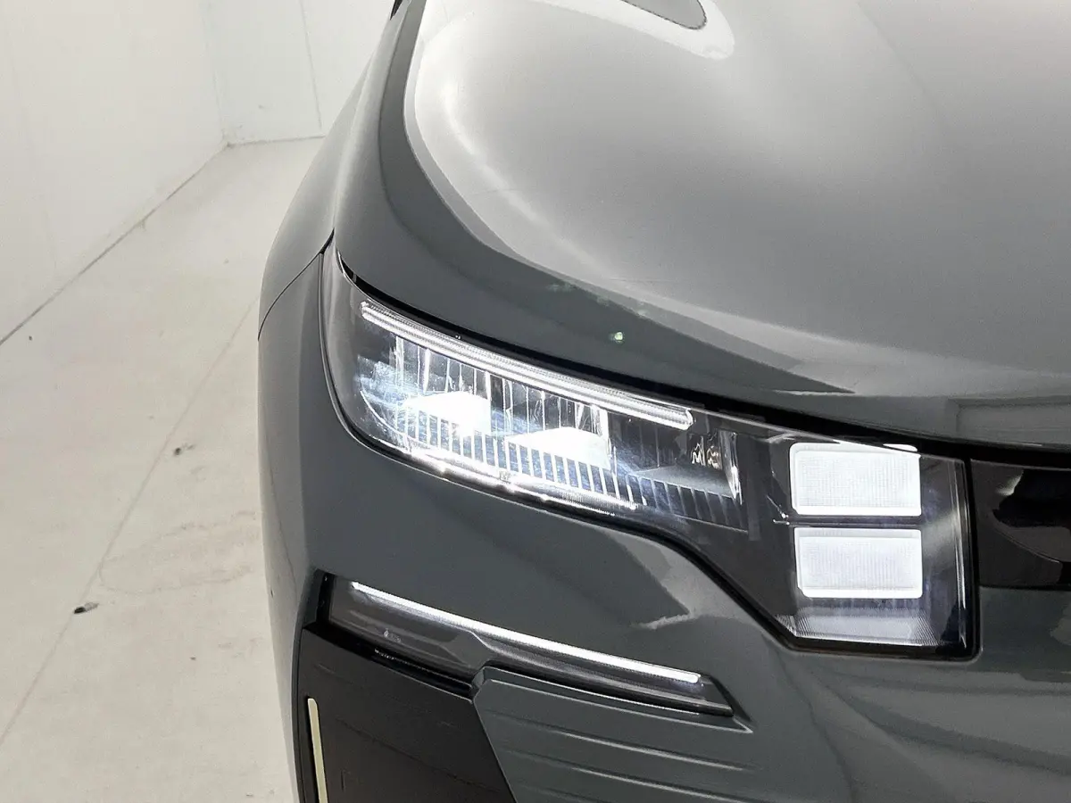 1.2 Hybrid 145 Business | Automaat | 360 camera | Navigatie | Apple carplay | Android auto | Lichtmetalen velgen | Climate control | Adaptive cruise control |