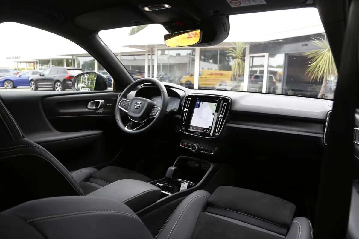 1.5 T4 Plug-in hybrid Plus Dark*Perfect Onderh.*Half Leder R-Design stoelen/Stoelverw./Stuurverw./Camera/H&K/DAB/LED/Apple Carplay-Android/Keyless Entry+Go/Parkeersens.V+A/18 inch LM*