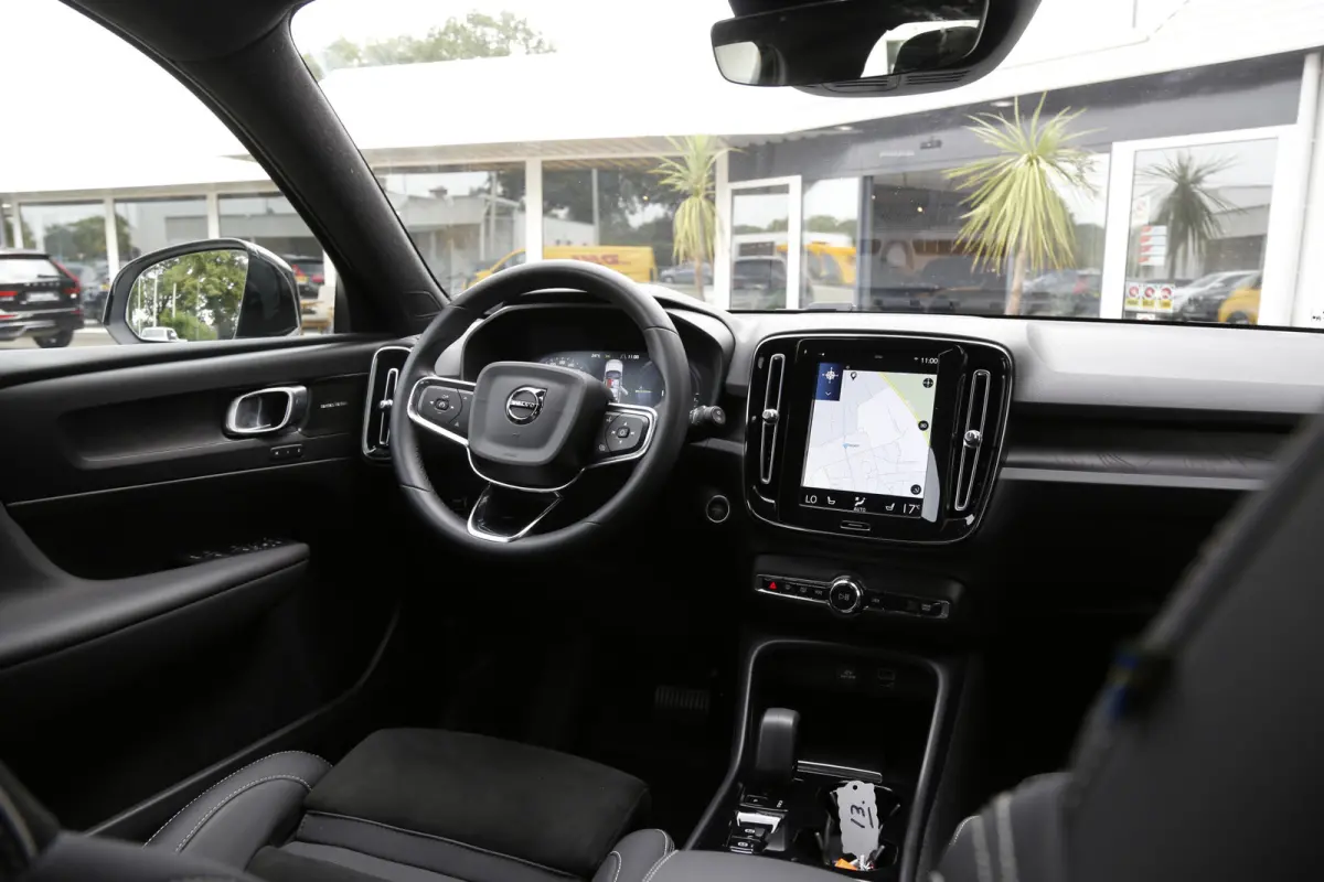 1.5 T4 Plug-in hybrid Plus Dark*Perfect Onderh.*Half Leder R-Design stoelen/Stoelverw./Stuurverw./Camera/H&K/DAB/LED/Apple Carplay-Android/Keyless Entry+Go/Parkeersens.V+A/18 inch LM*